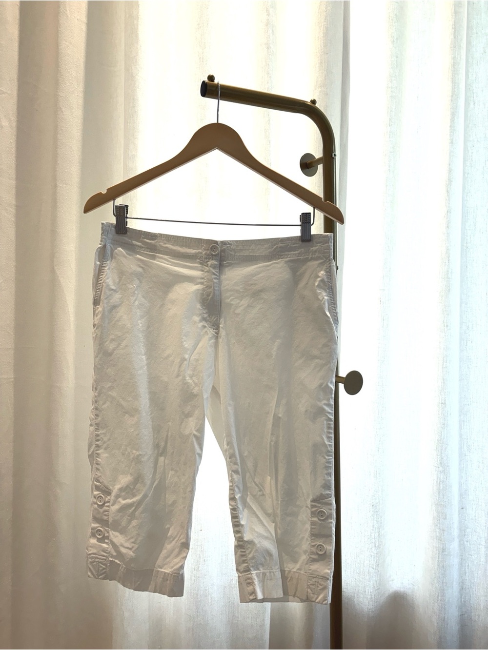 Focus White Ankle-Cropped Pants Size Medium